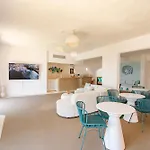 Poseidon Blue Gastronomy מלון אפיארטיס