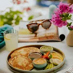 Poseidon Blue Gastronomy אפיארטיס