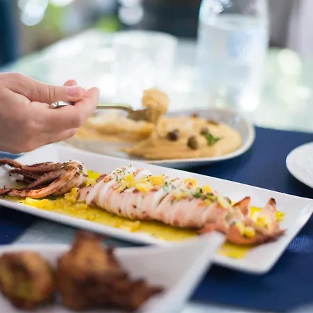 Poseidon Blue Gastronomy Hotel 2*