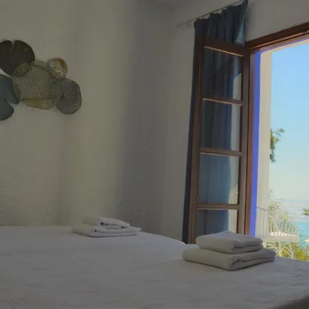 Poseidon Blue Gastronomy Hotel 2*